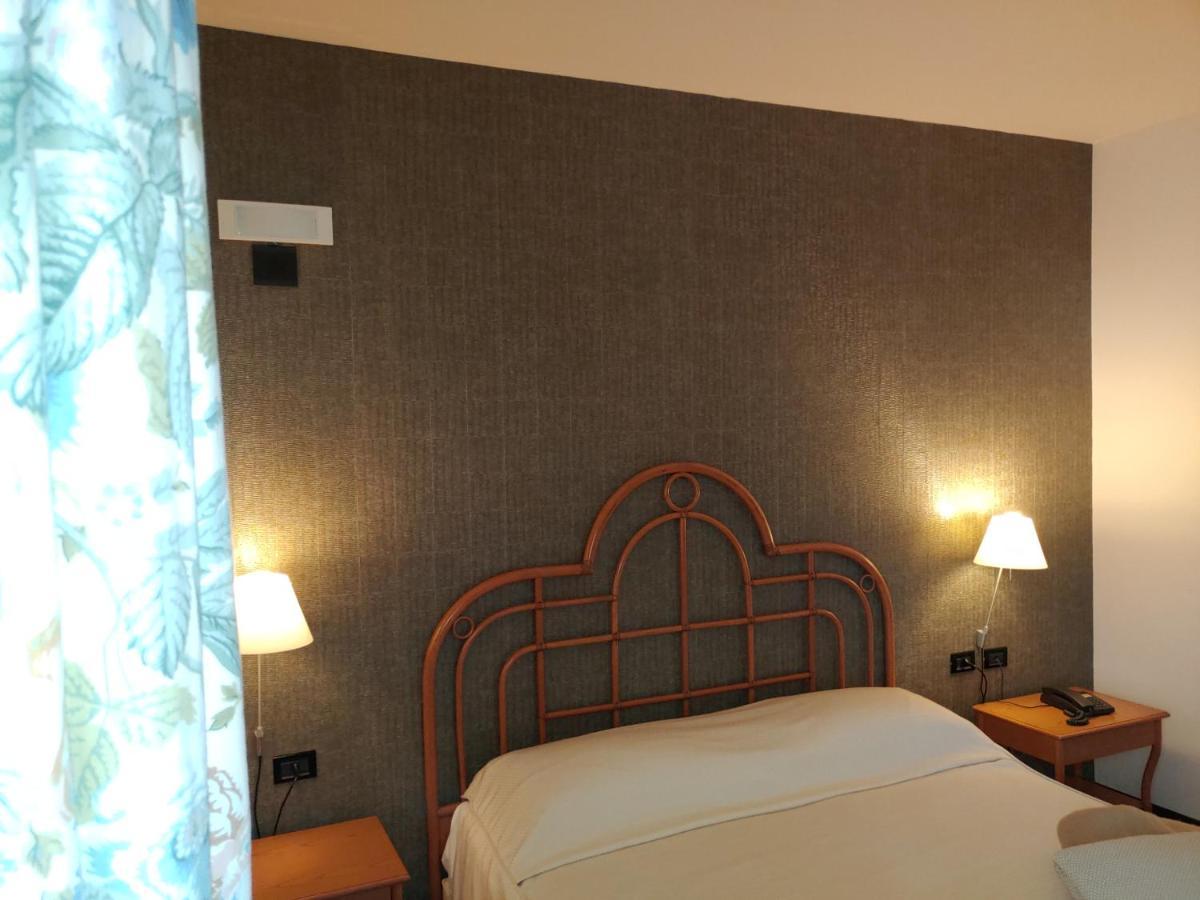 Locanda Del Boscogrande Montegrosso d'Asti Bagian luar foto