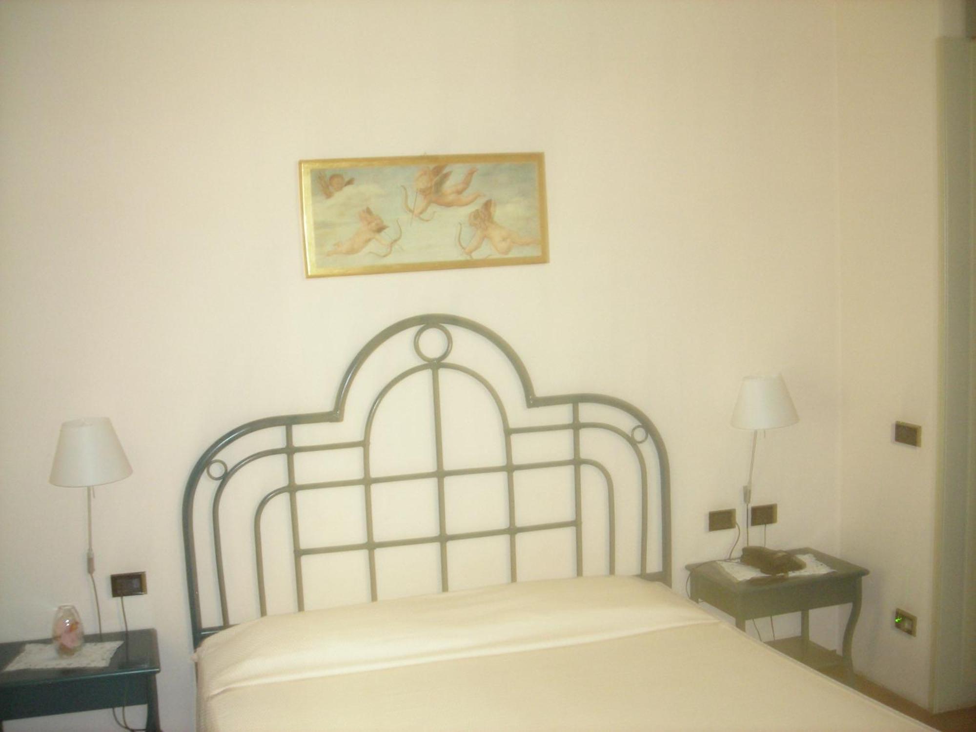 Locanda Del Boscogrande Montegrosso d'Asti Ruang foto
