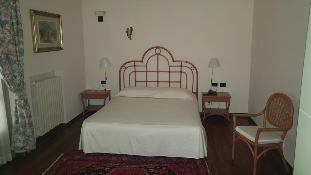 Locanda Del Boscogrande Montegrosso d'Asti Bagian luar foto