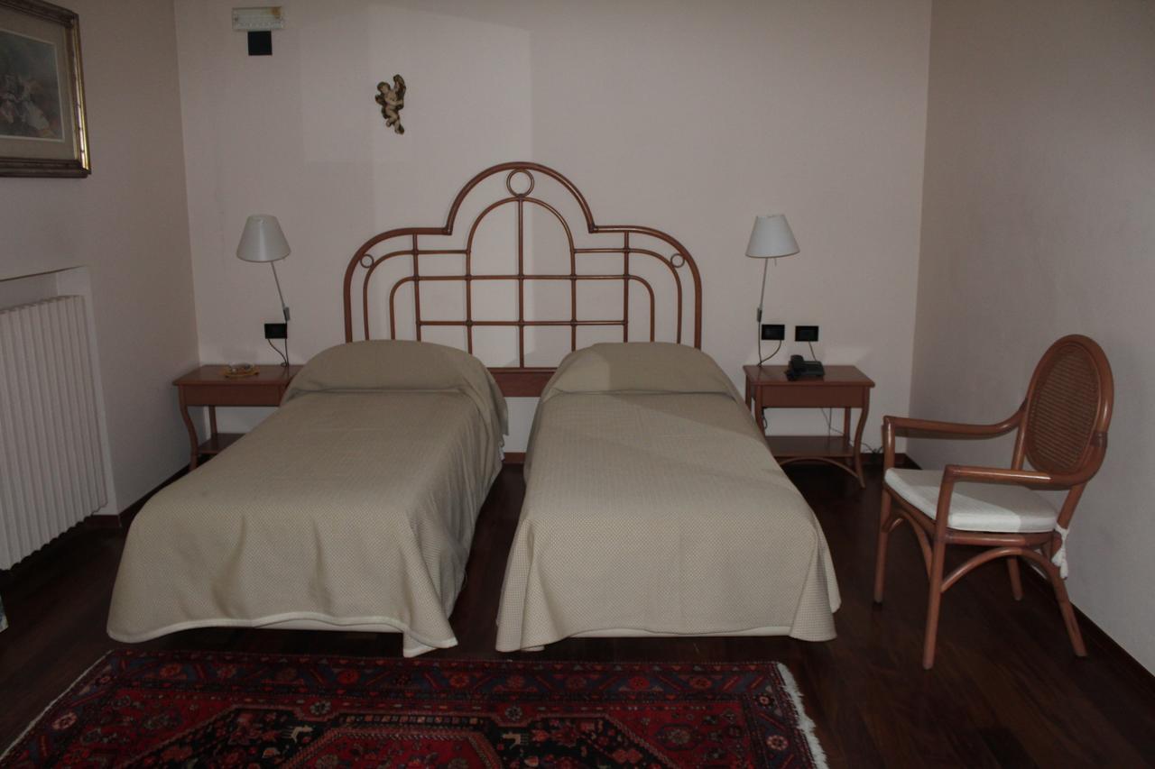 Locanda Del Boscogrande Montegrosso d'Asti Bagian luar foto