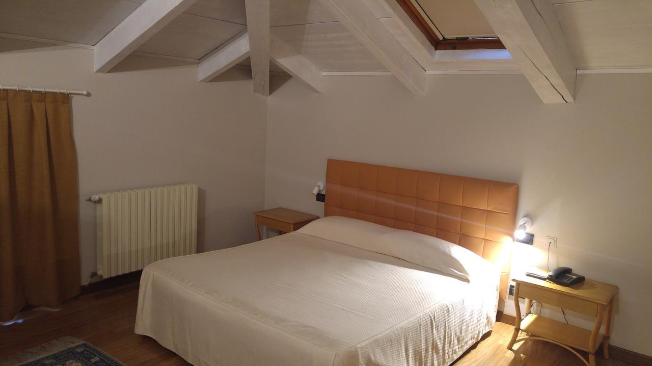 Locanda Del Boscogrande Montegrosso d'Asti Bagian luar foto